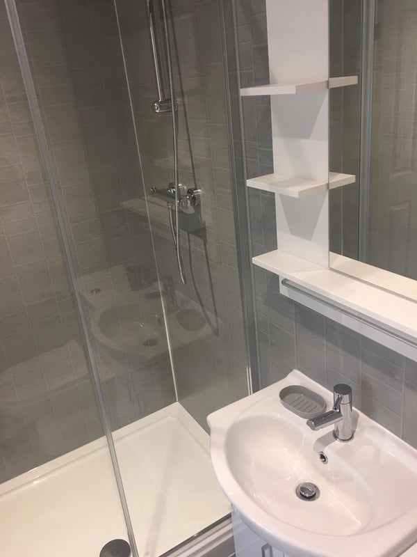 Room Crockham Close in Crawley