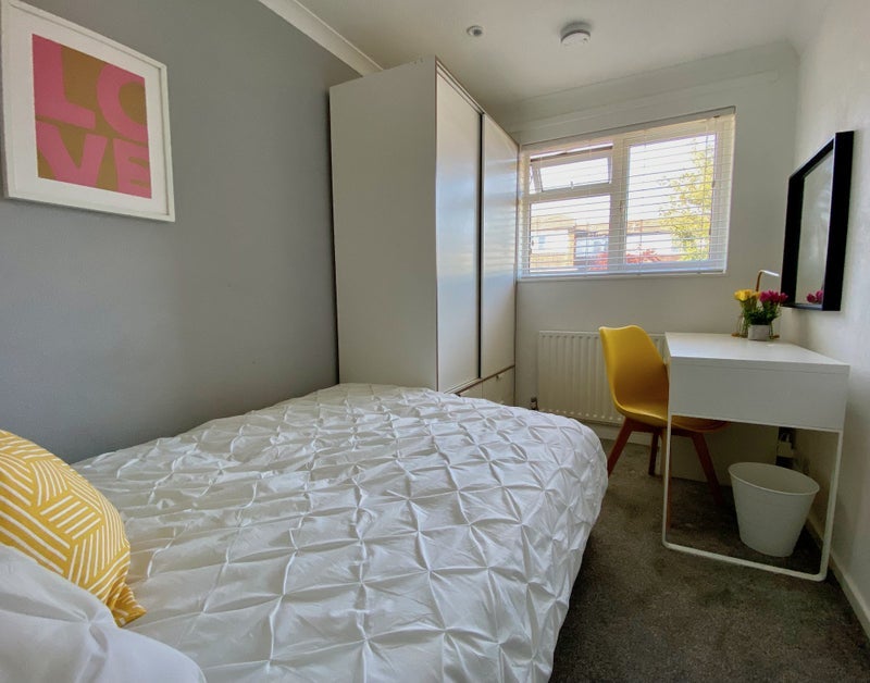 Room Crockham Close in Crawley