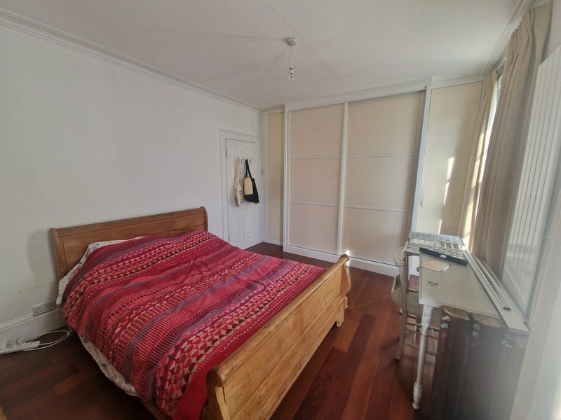 Room Grange Road in Greater London