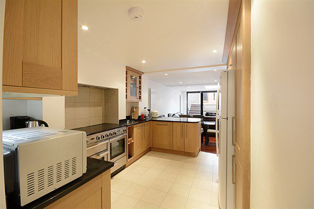 Room Grange Road in Greater London