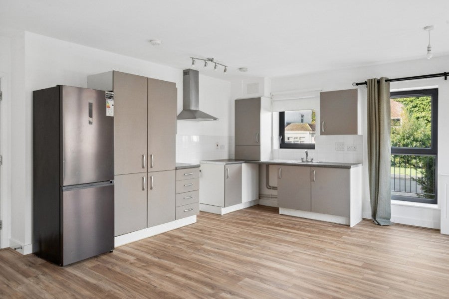 Flat Ferndown Road in Three Rivers