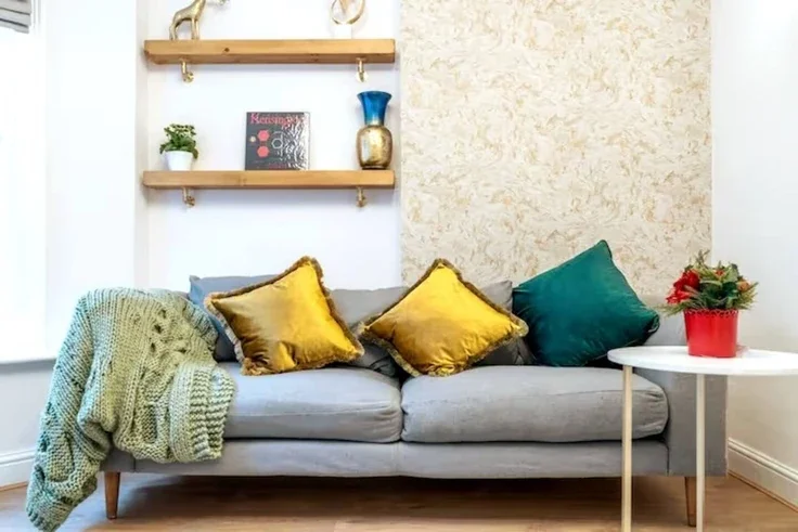 Flat Comeragh Road in Greater London