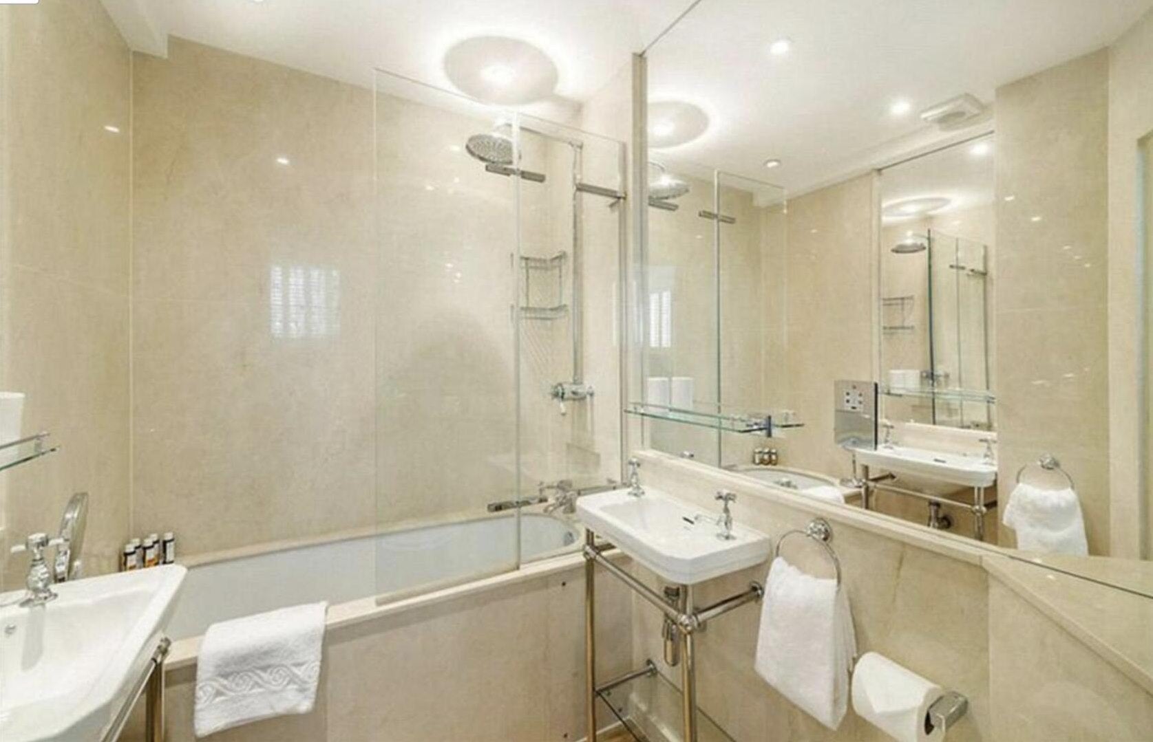 Flat Chelsea Manor Street in Greater London