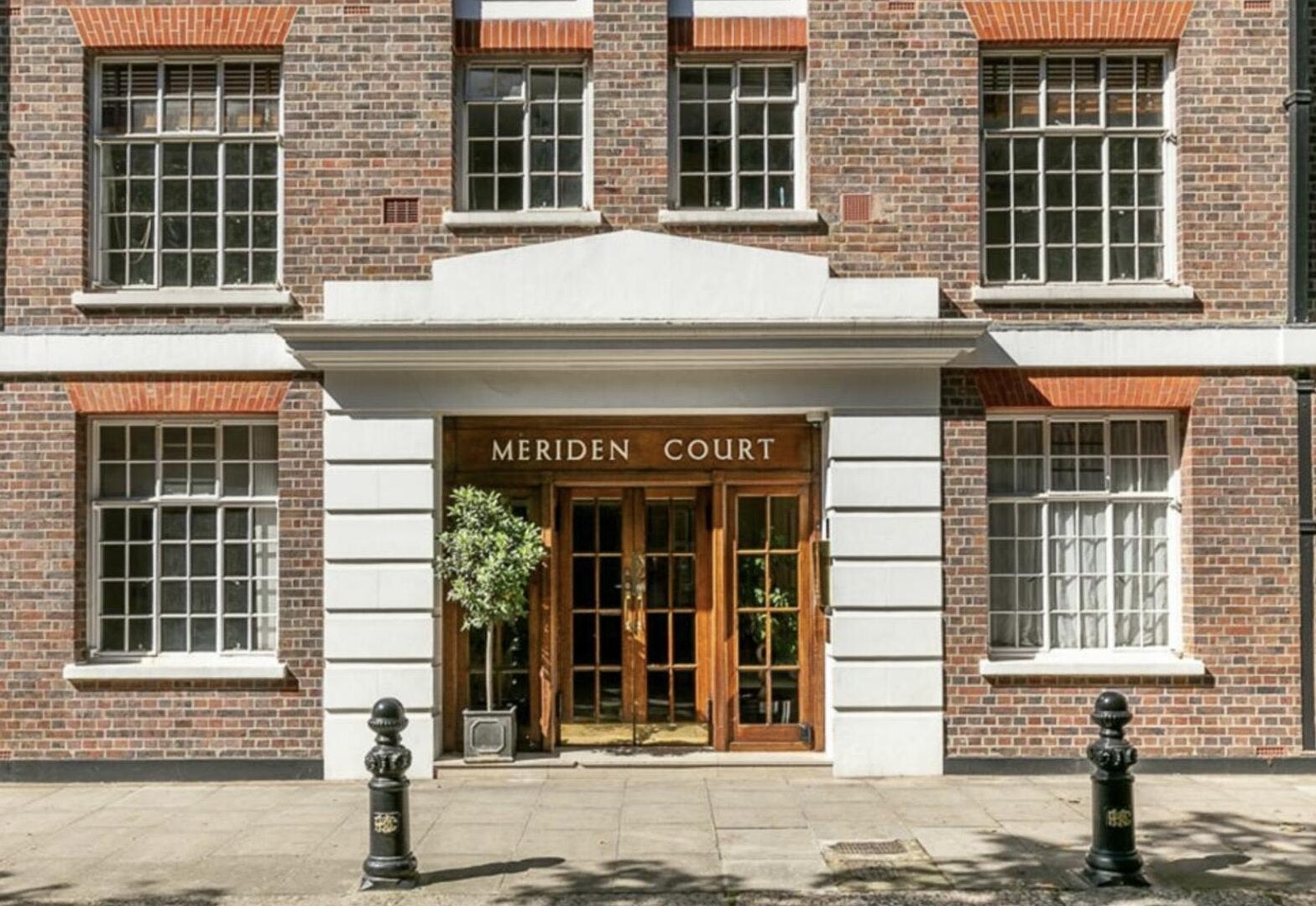 Flat Chelsea Manor Street in Greater London