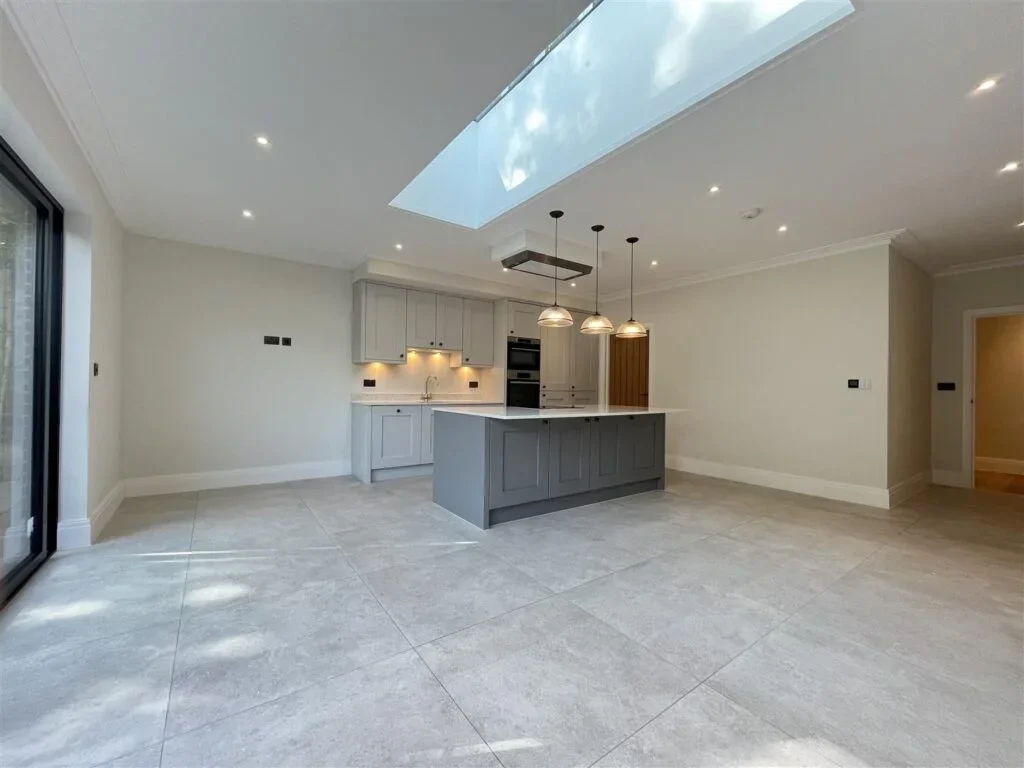 House Burdon Lane in Greater London