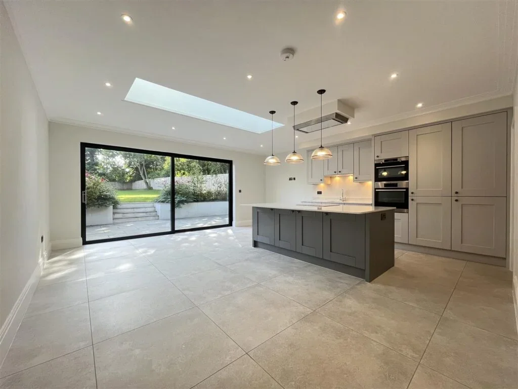 House Burdon Lane in Greater London