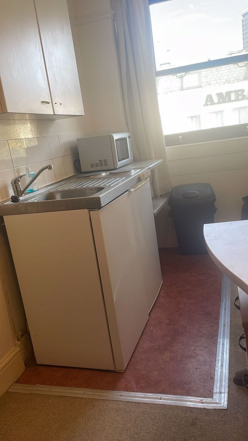 Room Collingham Road in Greater London