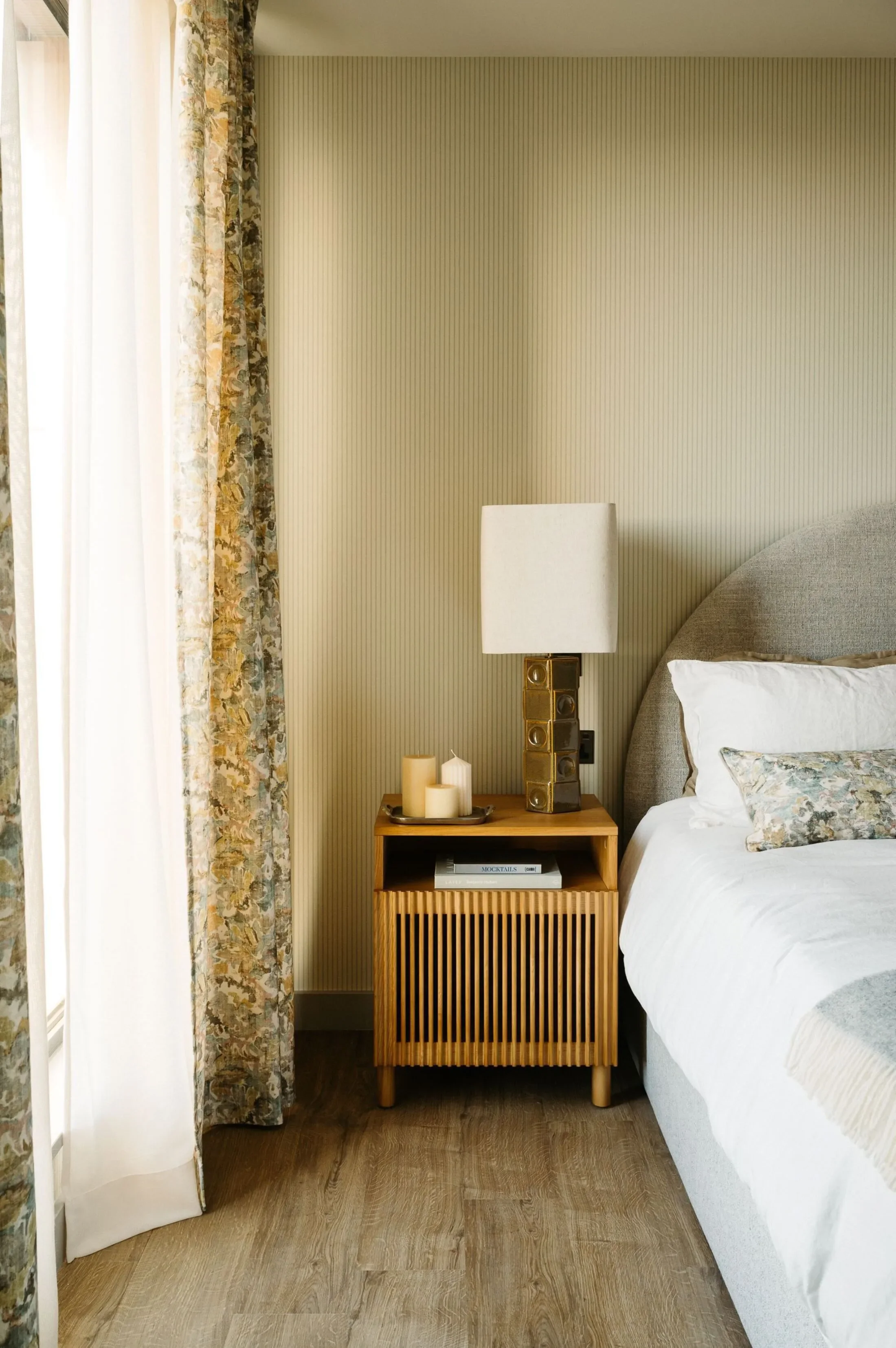Flat Caversham Road in Greater London