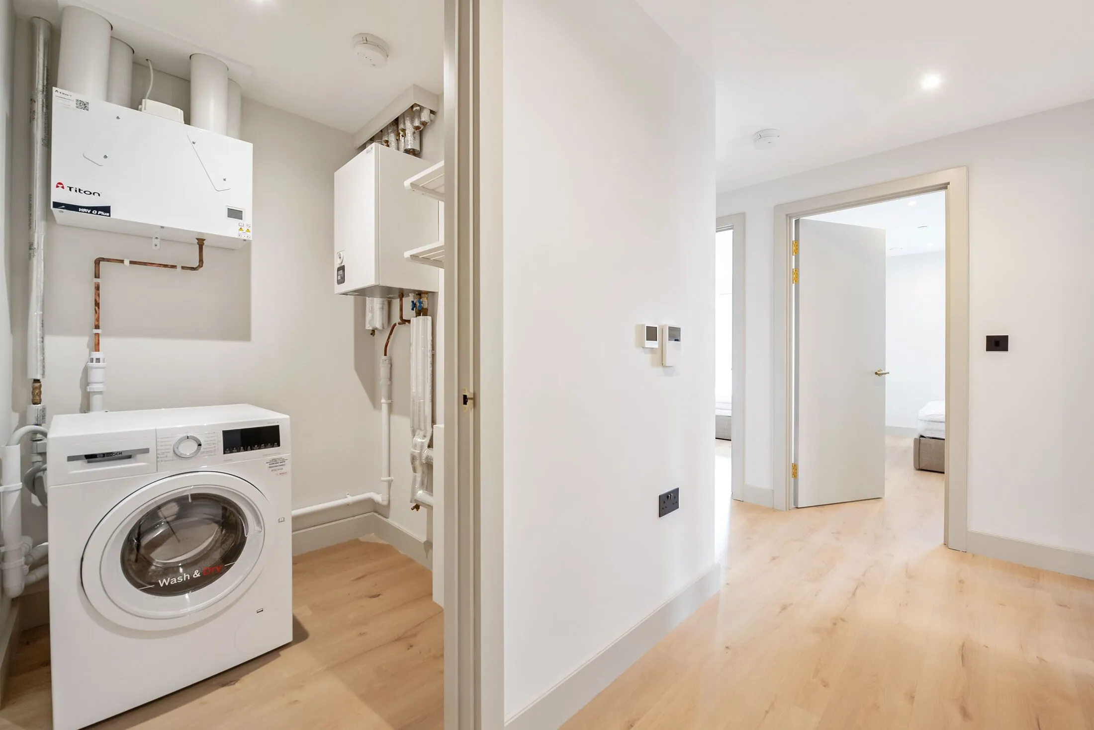 Flat Caversham Road in Greater London