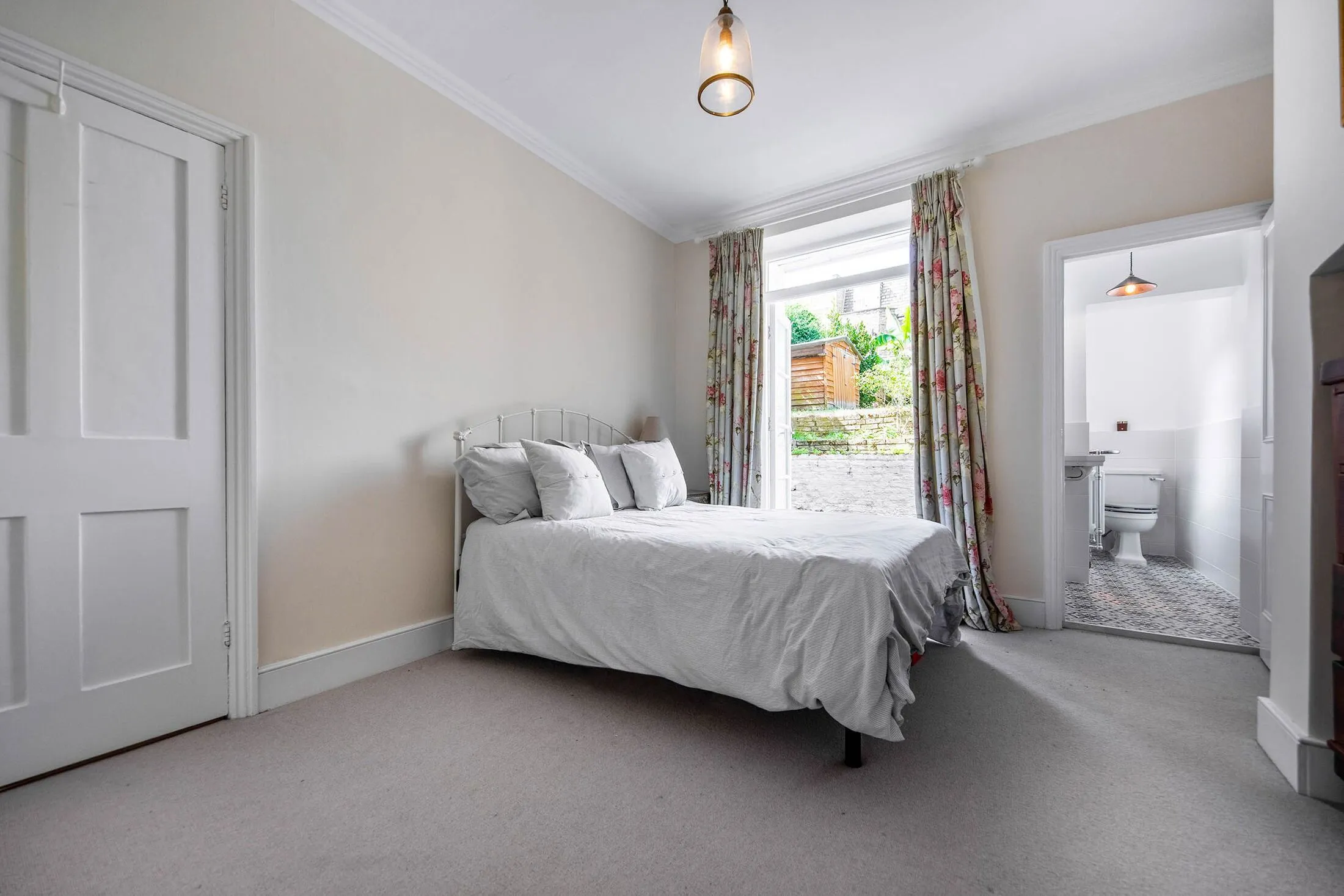 Flat Felden Street in Greater London
