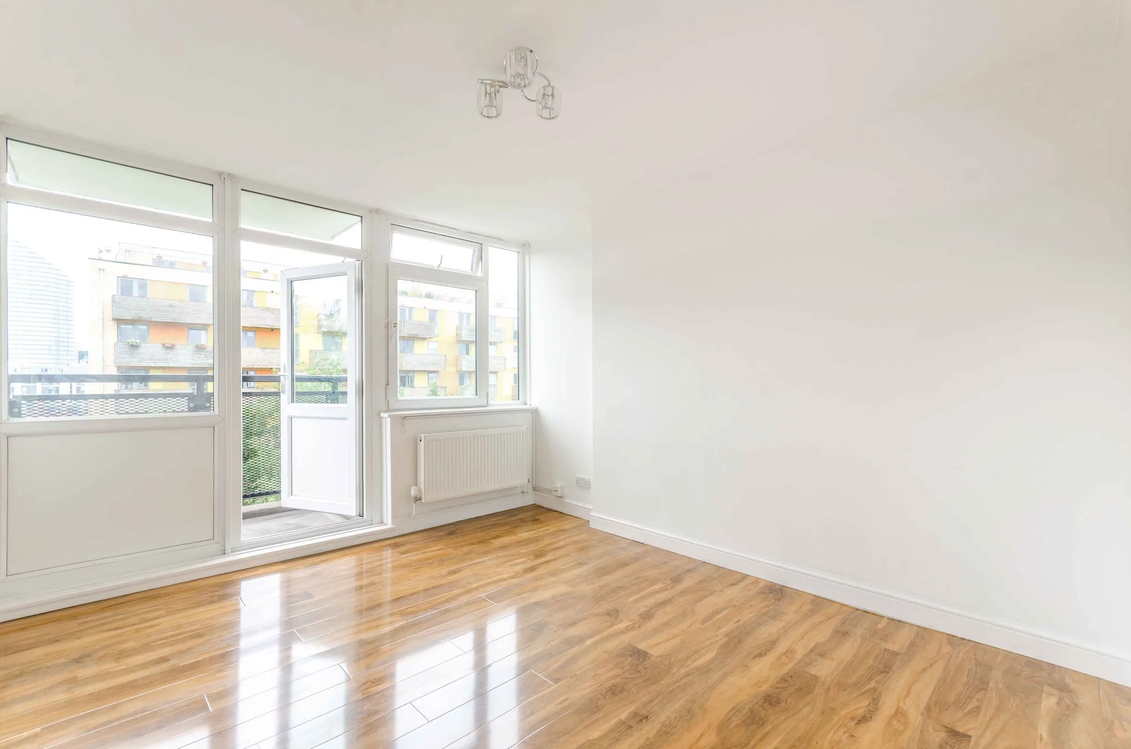 Flat Wenlock Street in Greater London