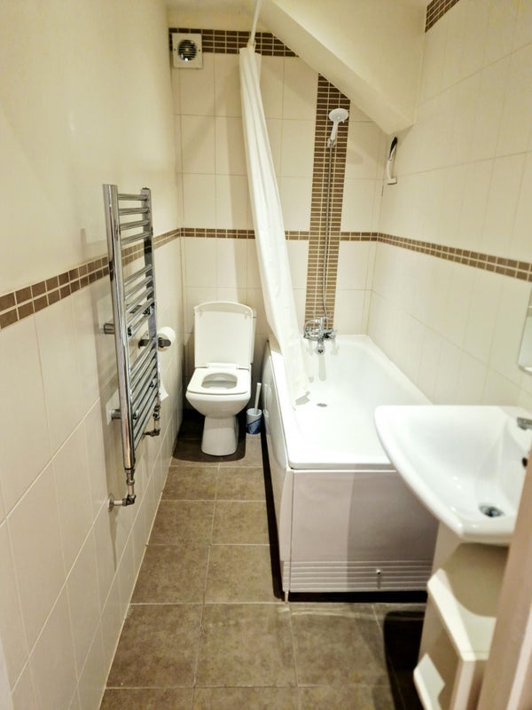 Flat Campden Road in Greater London