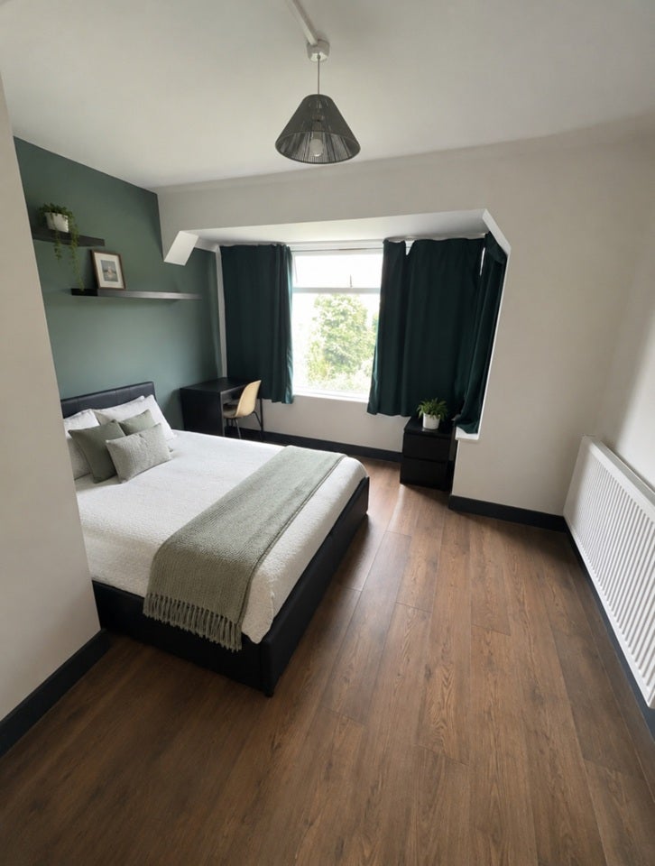 House Warland Road in Greater London