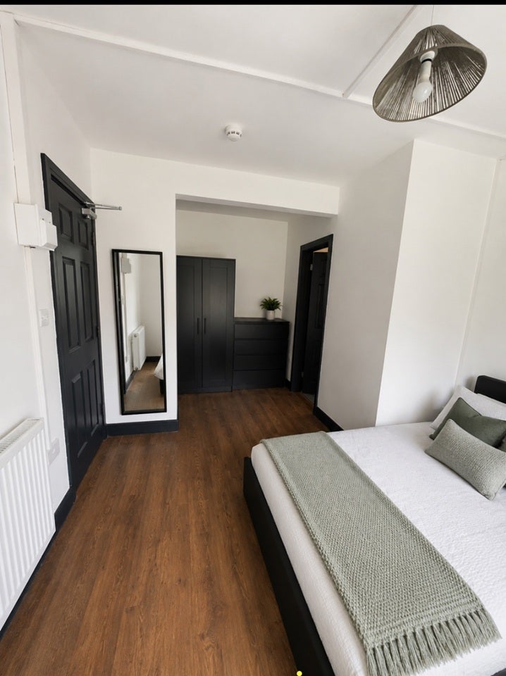 House Warland Road in Greater London
