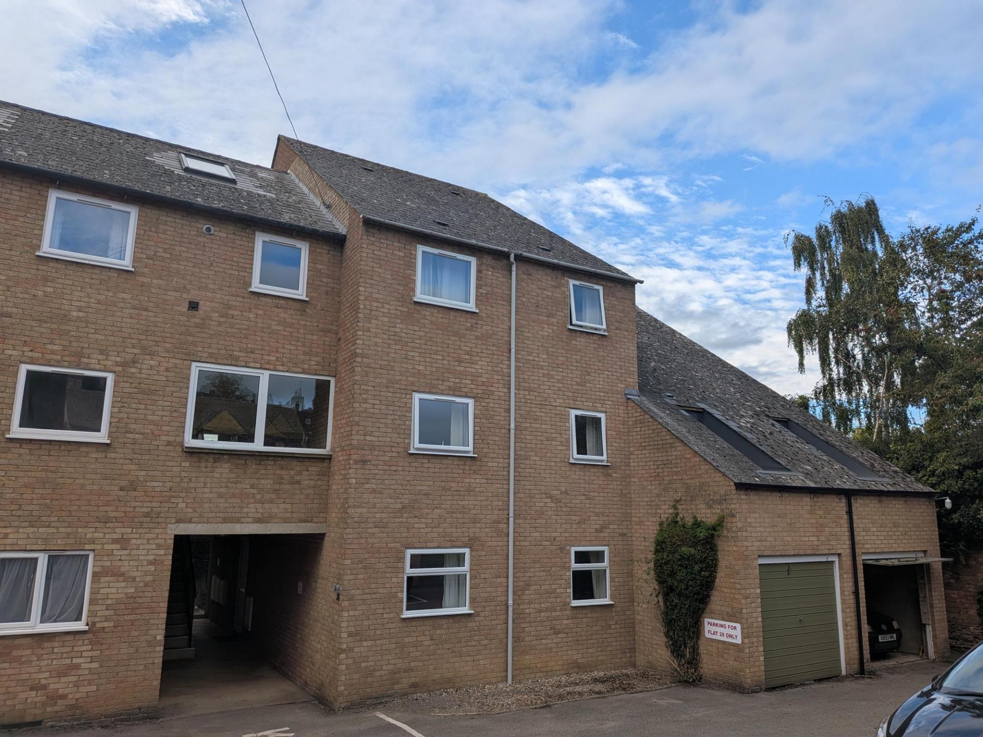 Flat New Street in West Oxfordshire