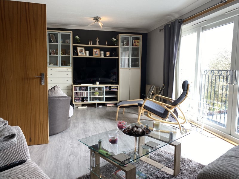 Room Sandbank Street in Glasgow