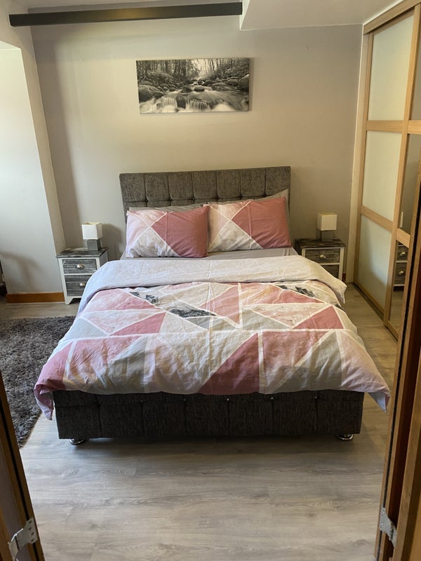 Room Sandbank Street in Glasgow