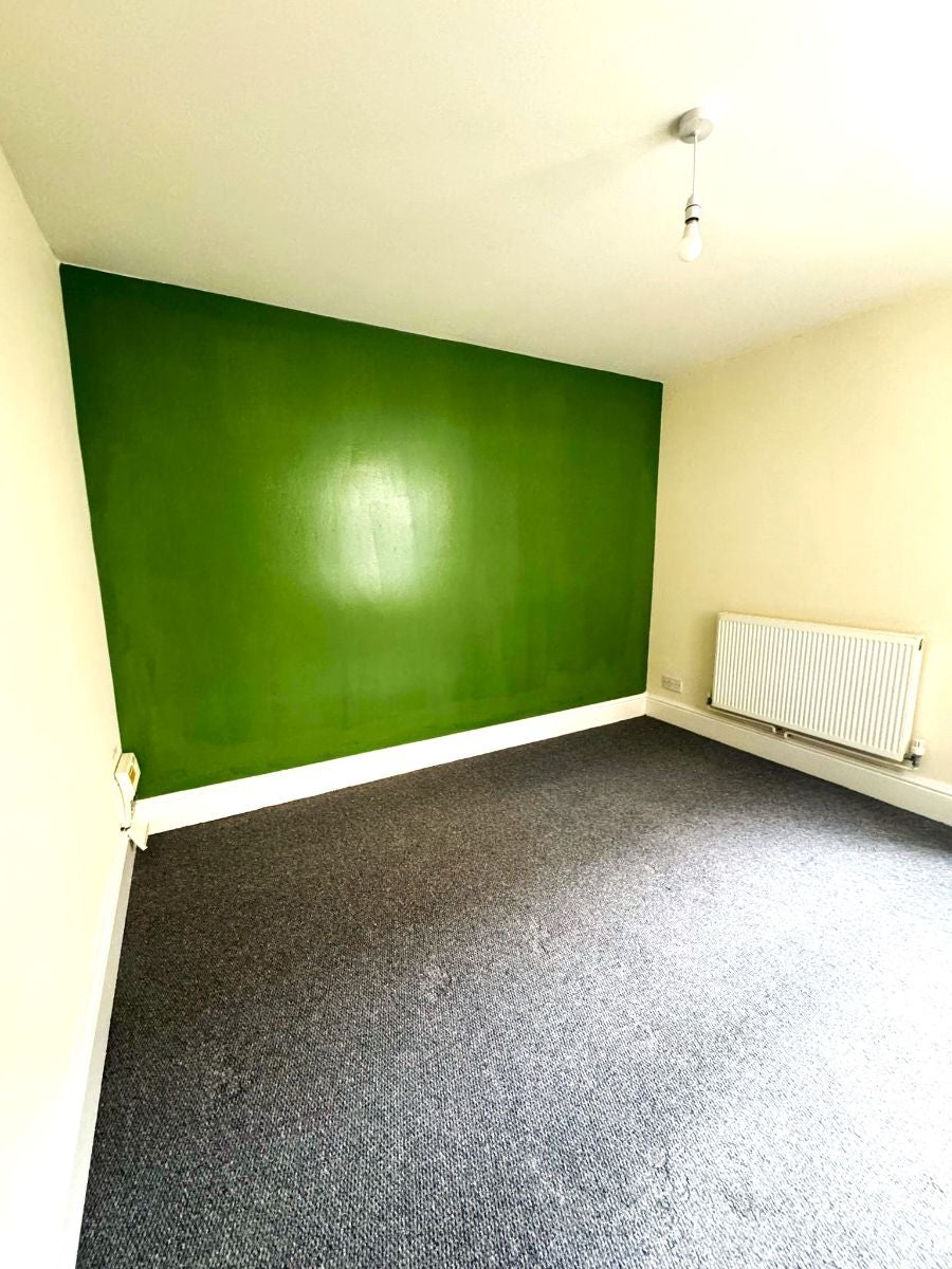 Flat Hainton Avenue in Grimsby