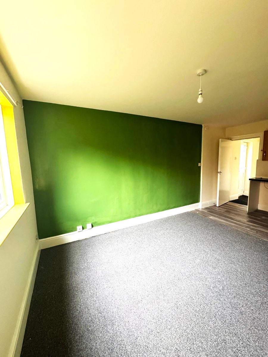 Flat Hainton Avenue in Grimsby