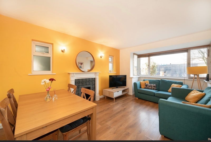 Room Arnos Grove in Greater London