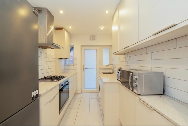 Room Arnos Grove in Greater London