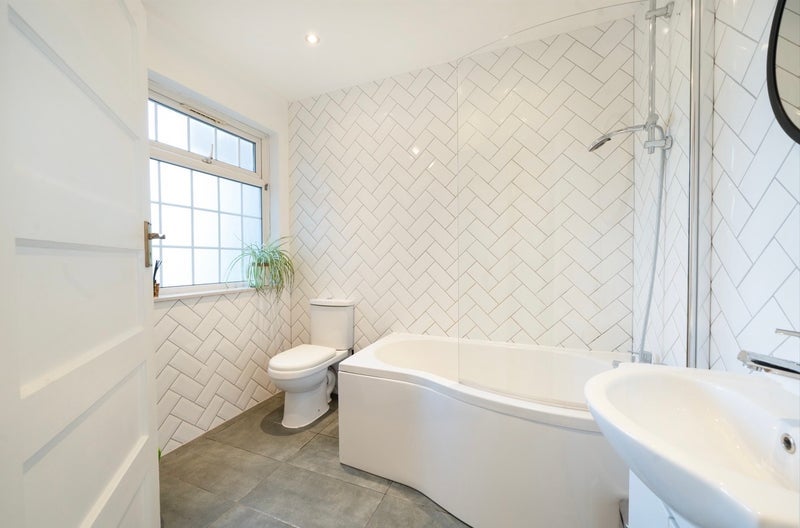 Room Arnos Grove in Greater London