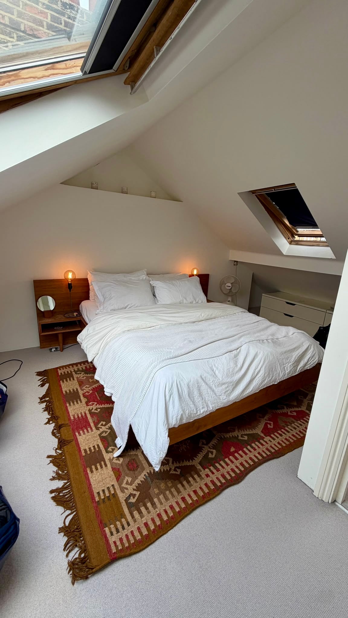 Flat Heyford Avenue in Greater London