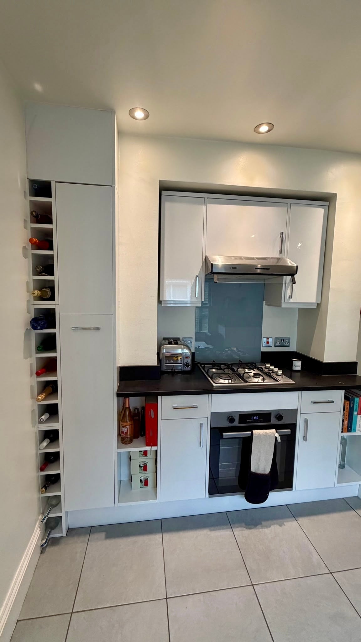 Flat Heyford Avenue in Greater London