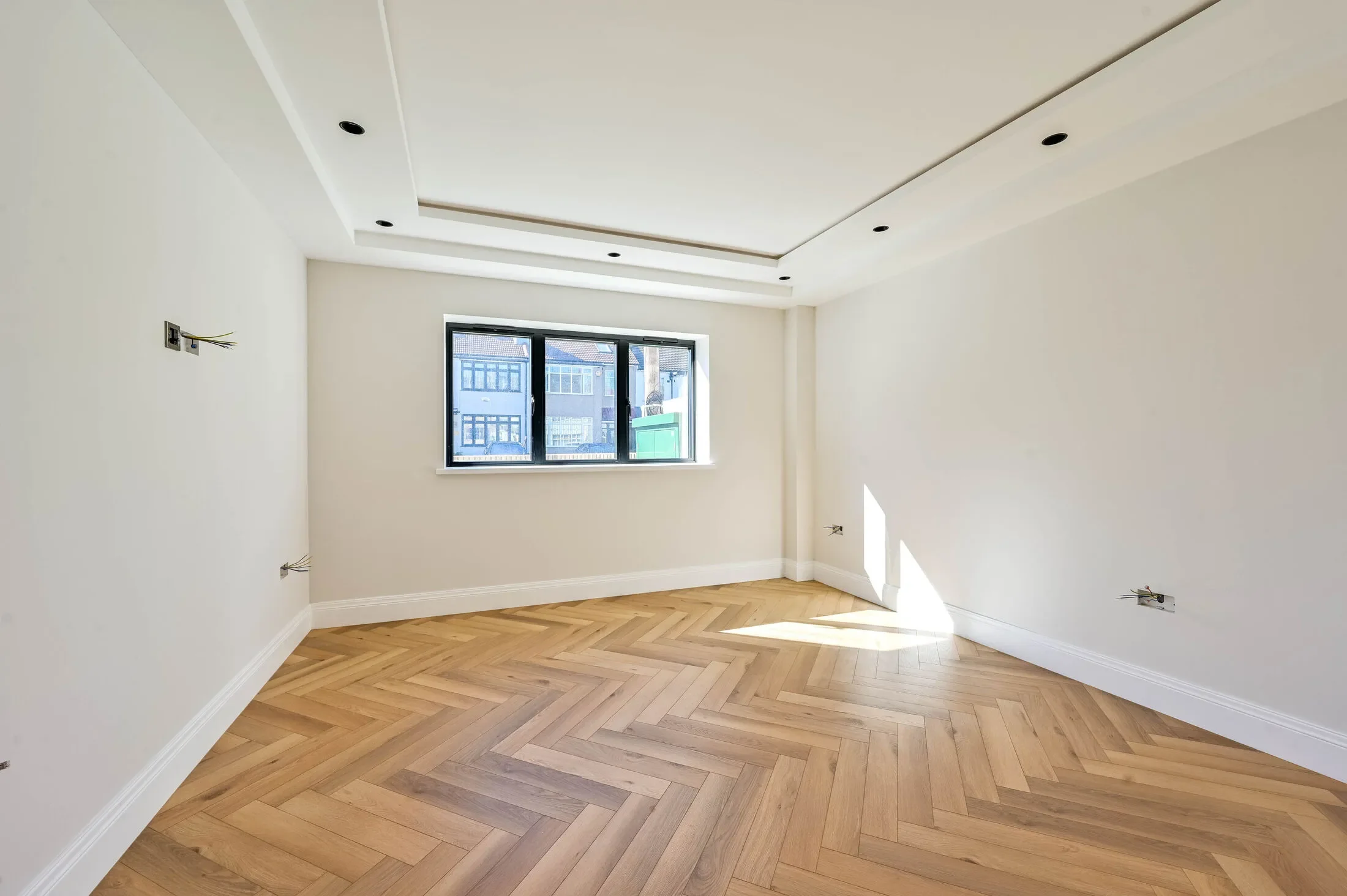 Flat Hazelwood Avenue in Greater London
