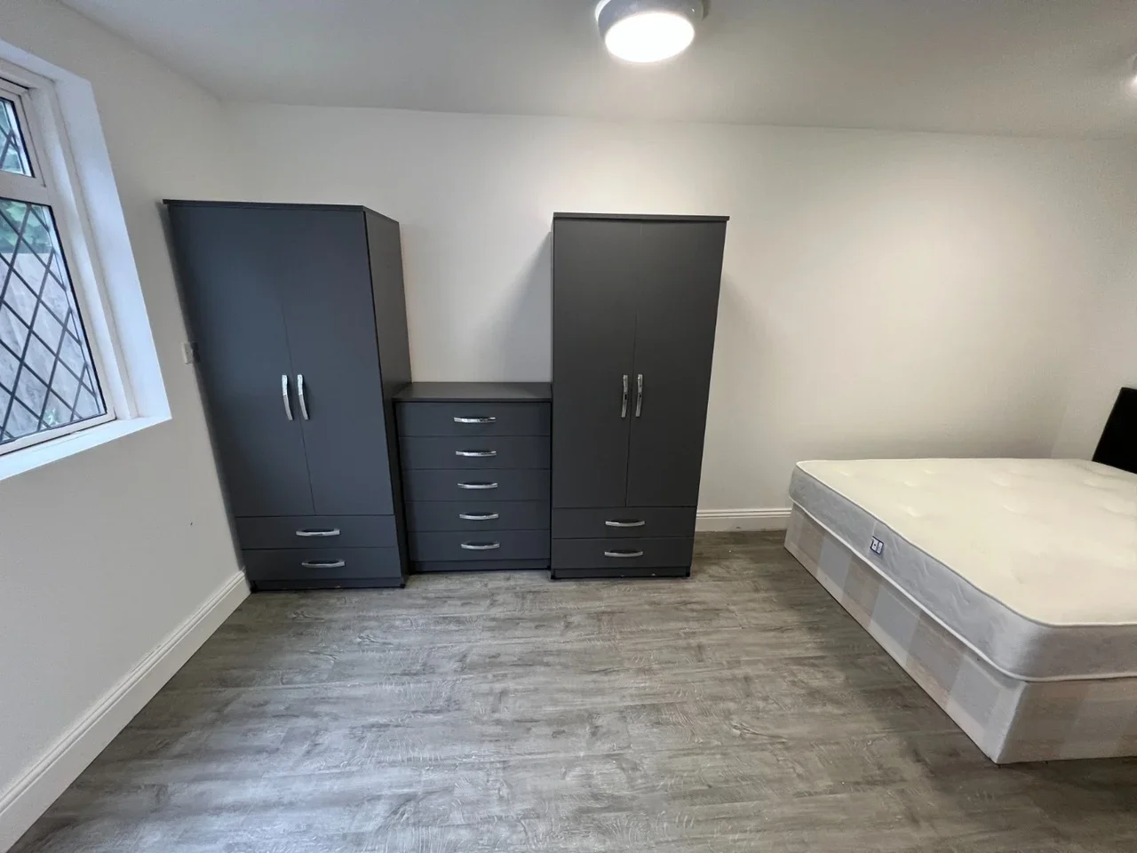 Flat Riffel Road in Greater London