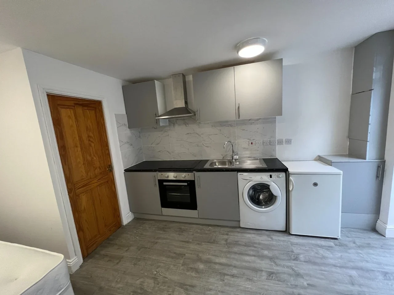 Flat Riffel Road in Greater London