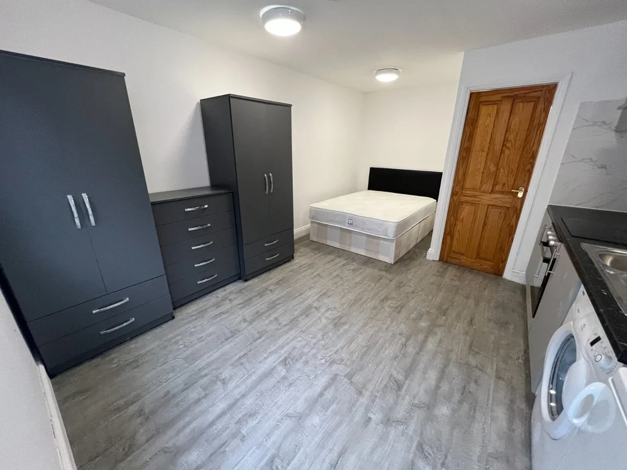 Flat Riffel Road in Greater London