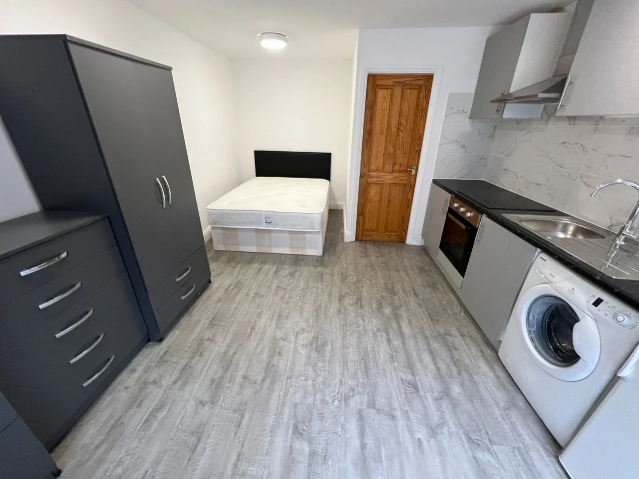 Flat Riffel Road in Greater London