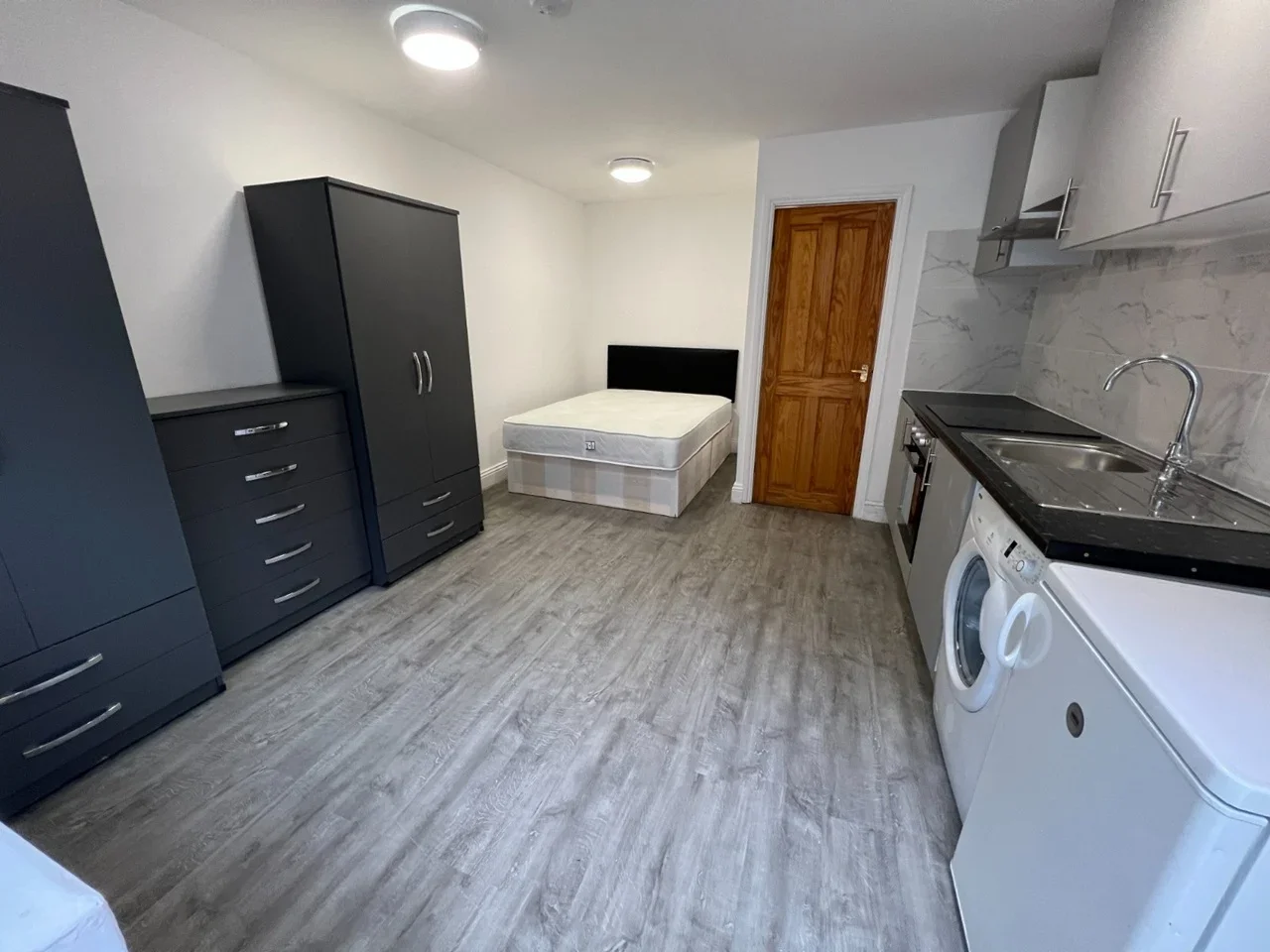 Flat Riffel Road in Greater London