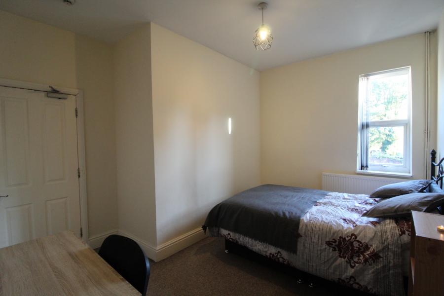 Room Ashbourne Road in Derby