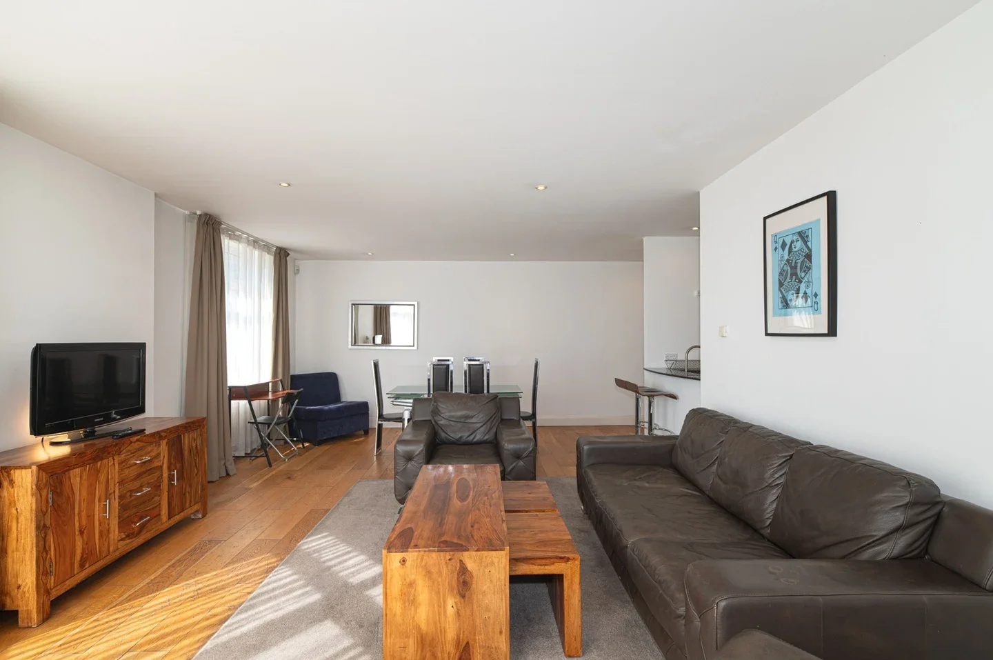 Flat Parry Street in Greater London