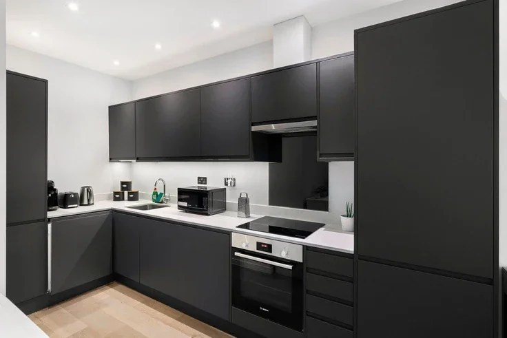 Flat Arcadia Avenue in Greater London
