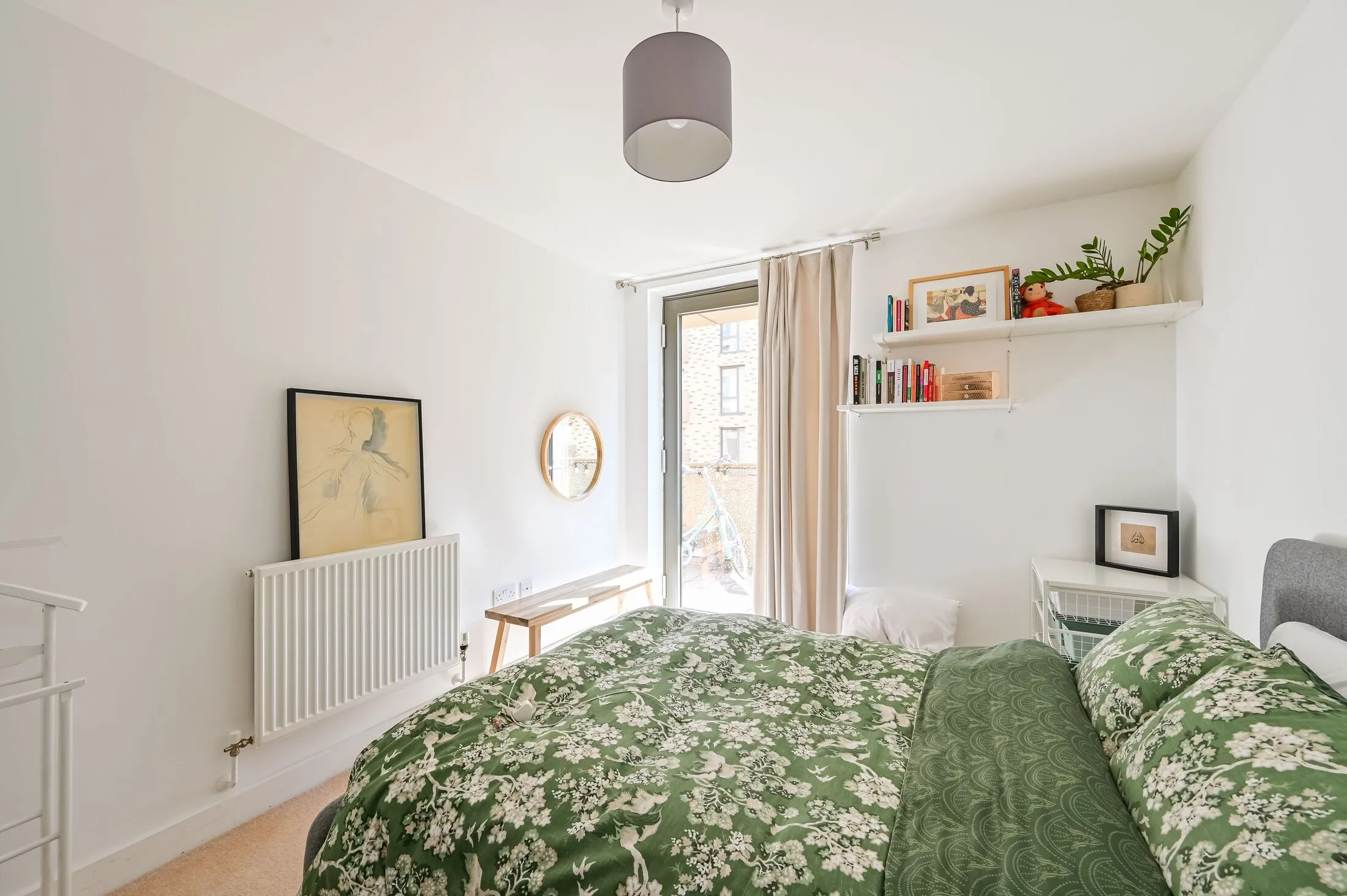 Flat Caxton Grove in Greater London