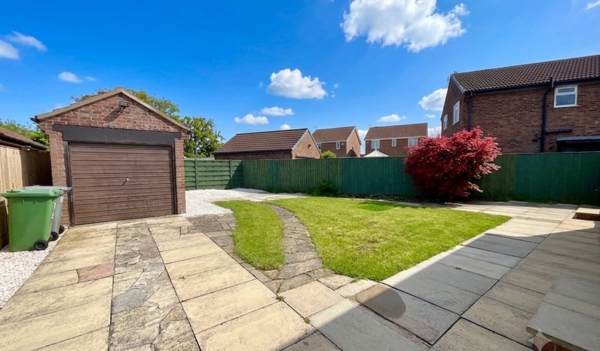 House Nevis Way in York