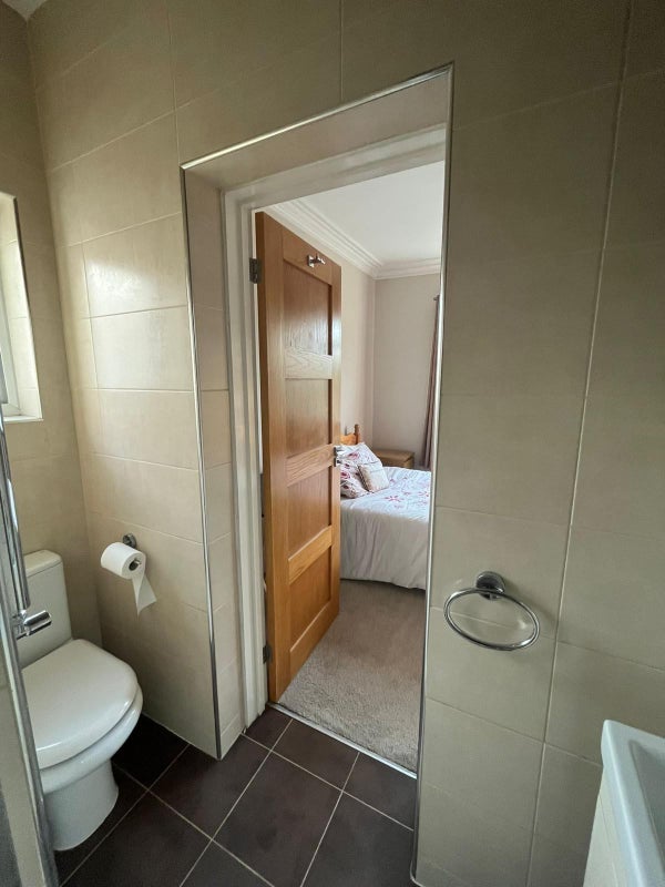 Room Elm Grove Road in Greater London