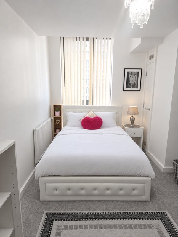 Room Mason's Avenue in Greater London