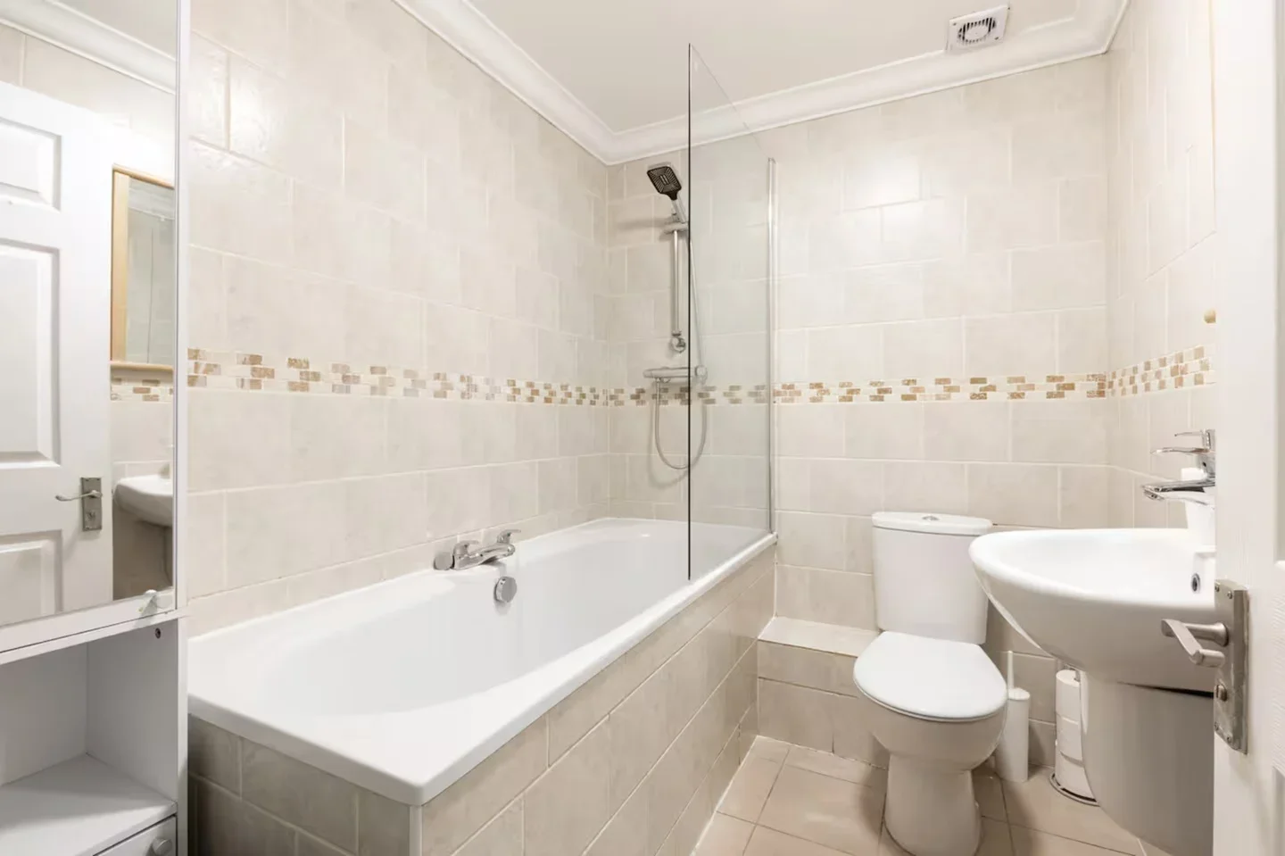 Flat Landor Road in Greater London