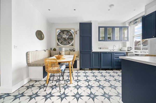 Flat Stafford Terrace in London