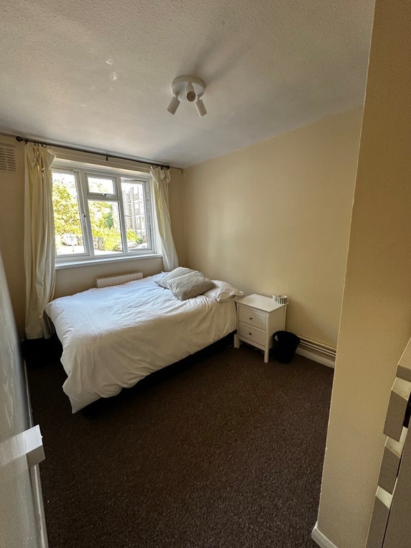 Room Whitnell Way in Greater London