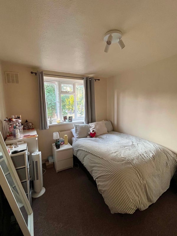 Room Whitnell Way in Greater London