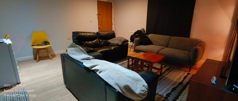 Room Greenway Road in Cardiff