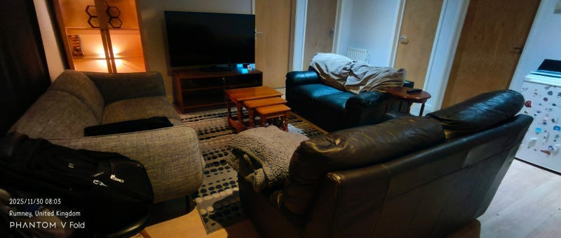 Room Greenway Road in Cardiff