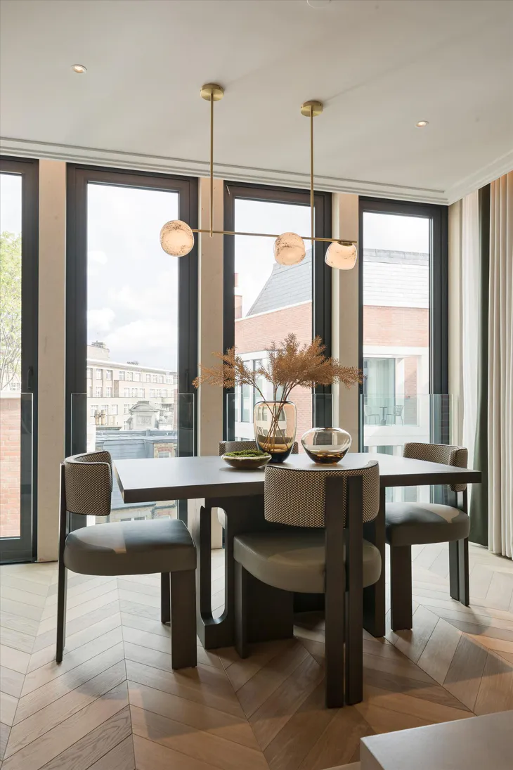 Flat Basil Street in Greater London