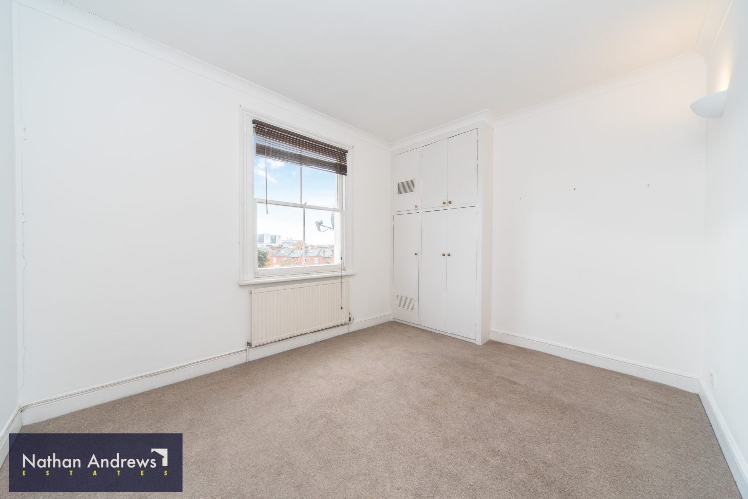 Flat St Quintin Avenue in London