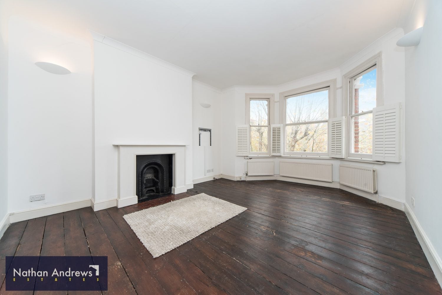 Flat St Quintin Avenue in London